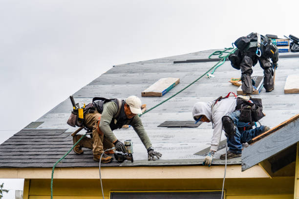 Professional Gutter Installation technician working in Taft, TX